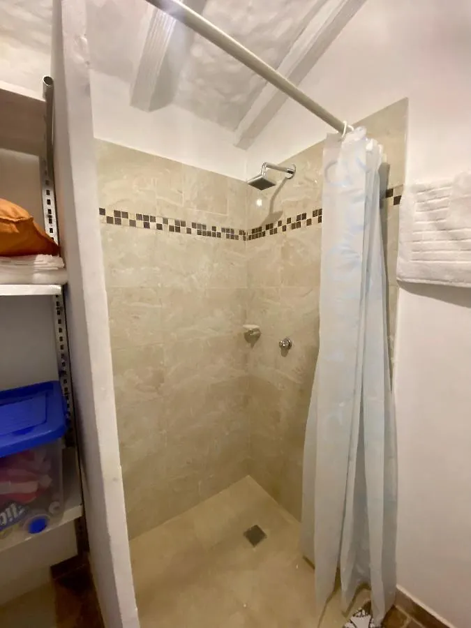 Habitación con entrada independiente cerca al centro histórico Cartagena 0*,
